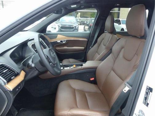 2024 Volvo XC90 Recharge Plug-In Hybrid T8 Plus Bright Theme 7 Passenger