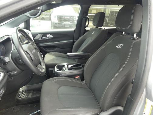 2020 Chrysler Pacifica Touring