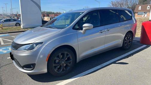 2020 Chrysler Pacifica Touring