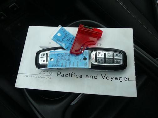 2020 Chrysler Pacifica Touring