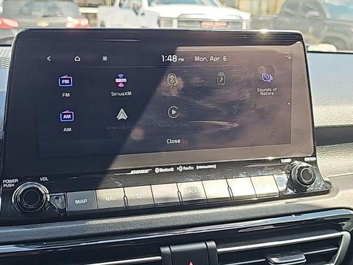 Clear White/Black Roof 2022 Kia Seltos SX