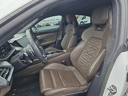 2023 Audi RS e-tron GT Base