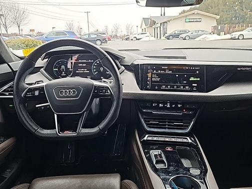 2023 Audi RS e-tron GT Base