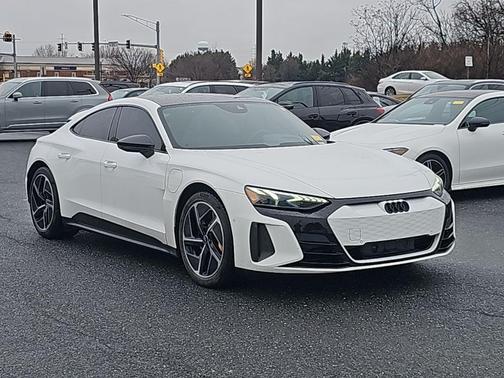 2023 Audi RS e-tron GT Base