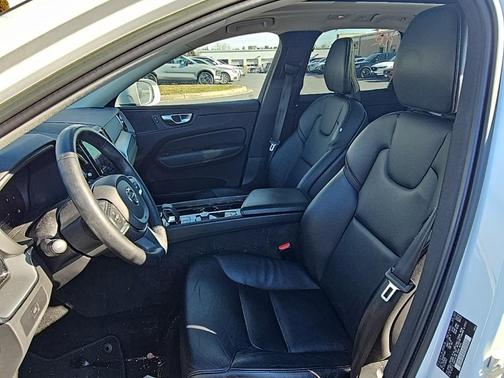 2023 Volvo XC60 B5 Core