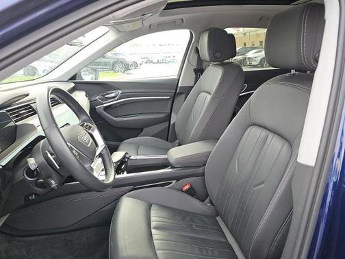 2021 Audi e-tron Premium
