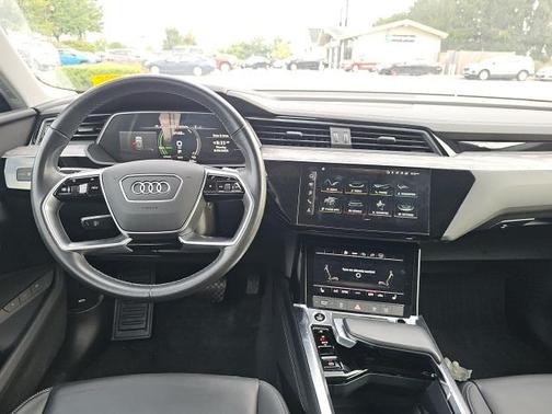 2021 Audi e-tron Premium