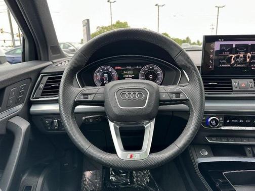 2024 Audi Q5 45 S line Premium