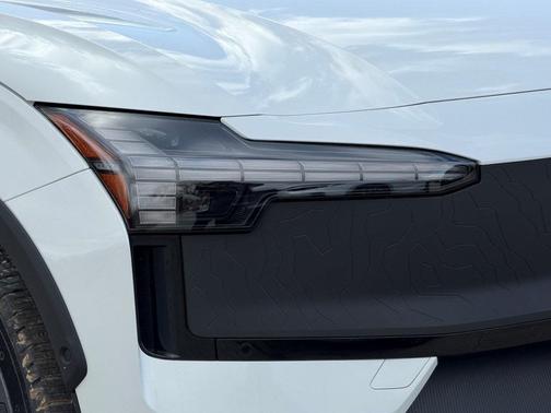 2026 Volvo EX30 Twin Motor Cross Country Ultra