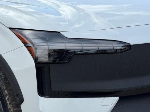 2026 Volvo EX30 Twin Motor Cross Country Ultra