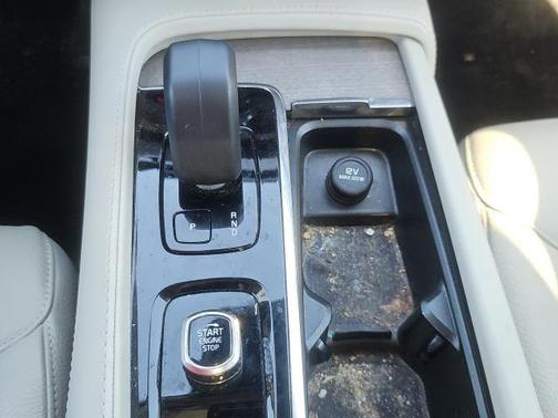 2023 Volvo XC90 Recharge Plug-In Hybrid T8 Plus Bright Theme 7 Passenger