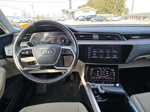 2024 Audi Q8 e-tron Premium Plus