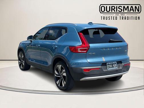 Fjord Blue Metallic 2024 Volvo XC40 Ultimate