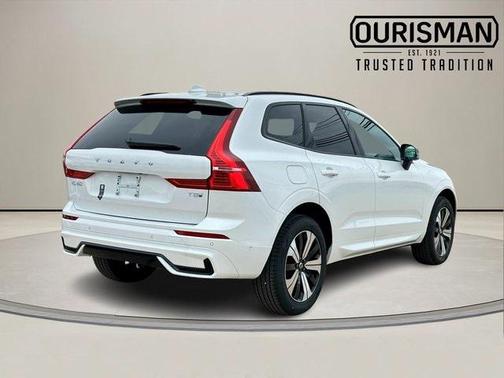 2025 Volvo XC60 Plug-In Hybrid T8 Plus