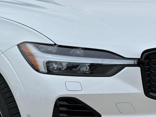 2025 Volvo XC60 Plug-In Hybrid T8 Plus
