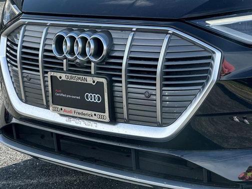 2023 Audi e-tron Premium Plus