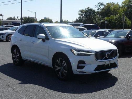2023 Volvo XC60 B5 Ultimate Bright Theme