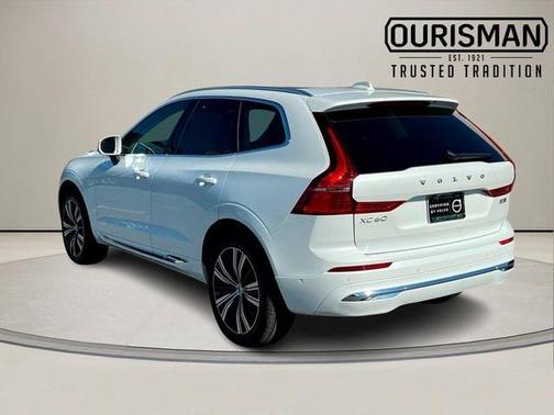 2023 Volvo XC60 B5 Ultimate Bright Theme