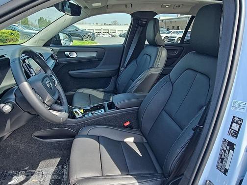 2026 Volvo XC40 B5 Plus