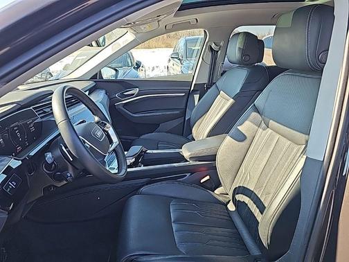 2024 Audi Q8 e-tron Prestige