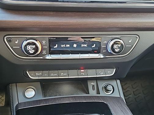 2023 Audi Q5 45 S line Premium Plus