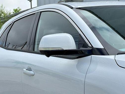 2025 VinFast VF 8 Plus