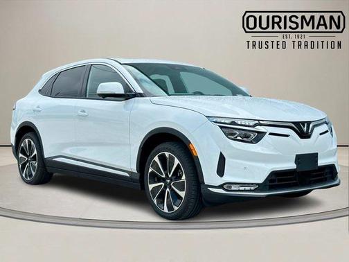 2025 VinFast VF 8 Plus