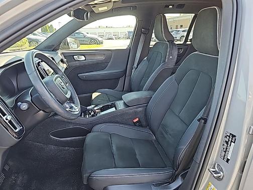 2023 Volvo XC40 Recharge Pure Electric Twin Plus