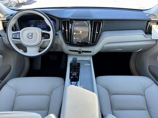 2025 Volvo XC60 Plug-In Hybrid T8 Plus