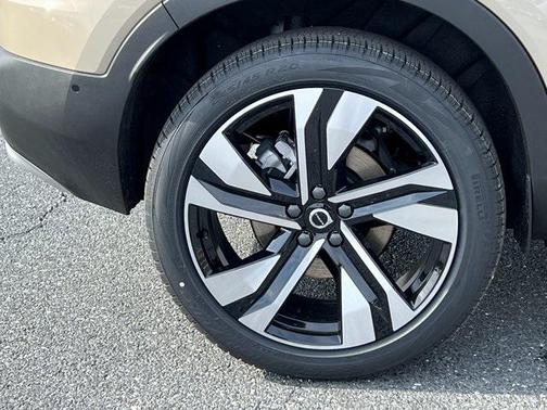 2025 Volvo XC40 ULTRA
