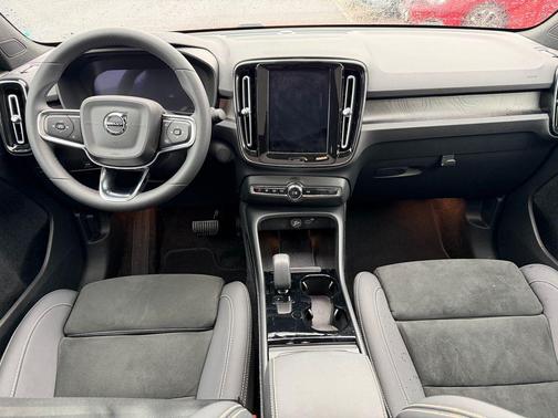 Fusion Red Metallic 2023 Volvo C40 Recharge Pure Electric Twin Plus