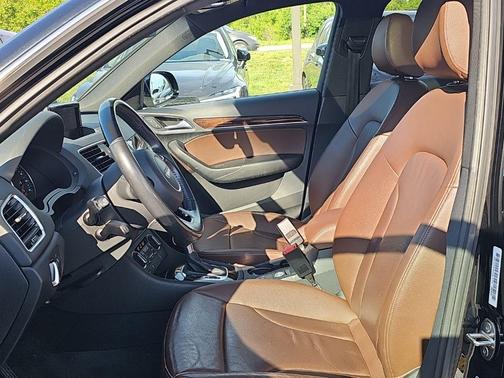 Mythos Black Metallic 2018 Audi Q3 2.0T Premium Plus