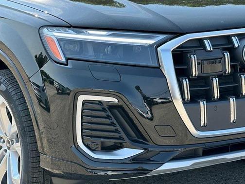 2025 Audi Q7 45 Premium Plus