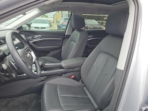 2021 Audi e-tron Premium