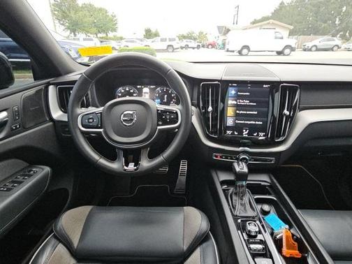 2020 Volvo XC60 T6 R-Design