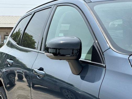 2025 Volvo XC60 B5 AWD Plus