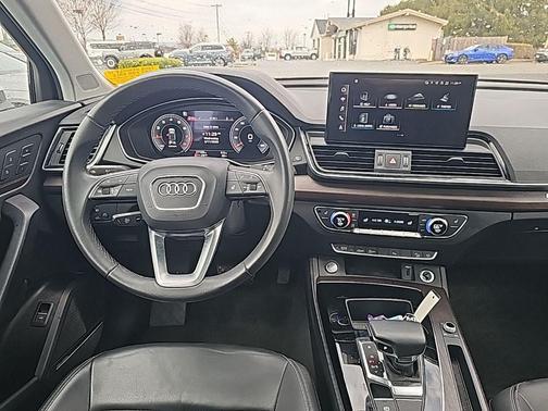 2023 Audi Q5 45 S line Premium