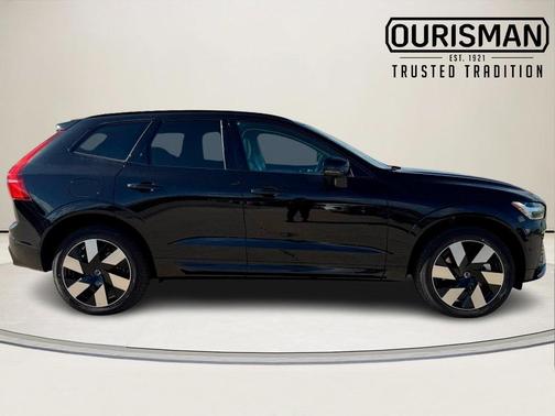 2025 Volvo XC60 Plug-In Hybrid T8 Plus