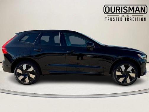 2025 Volvo XC60 Plug-In Hybrid T8 Plus