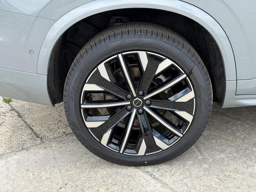 Vapour Gray Metallic 2026 Volvo XC90 B6 Plus 7-Seater