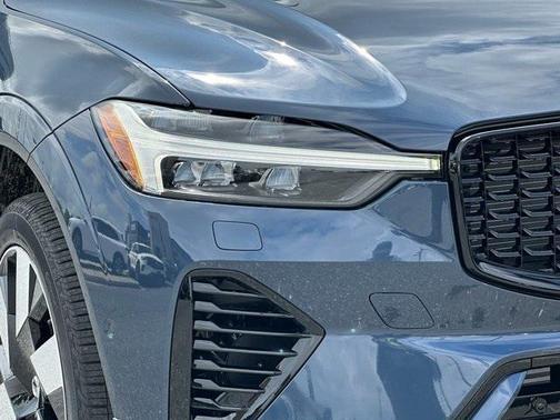2025 Volvo XC60 Plug-In Hybrid T8 Plus