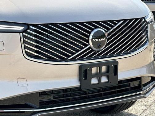 2025 Volvo XC90 B6 Plus 6-Seater