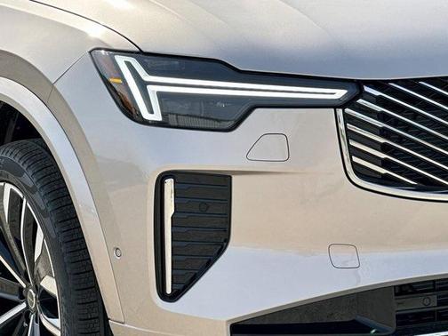2025 Volvo XC90 B6 Plus 6-Seater