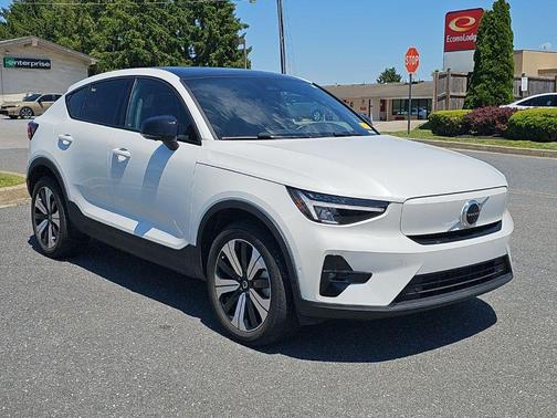 Crystal White Metallic 2023 Volvo C40 Recharge Pure Electric Twin Plus
