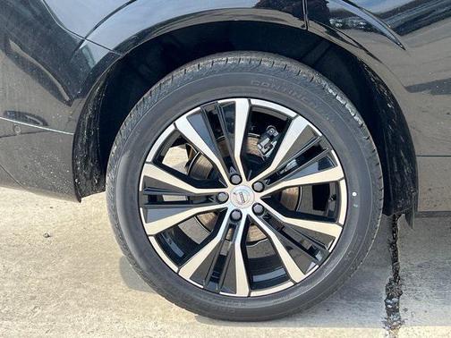 2025 Volvo XC60 PLUS