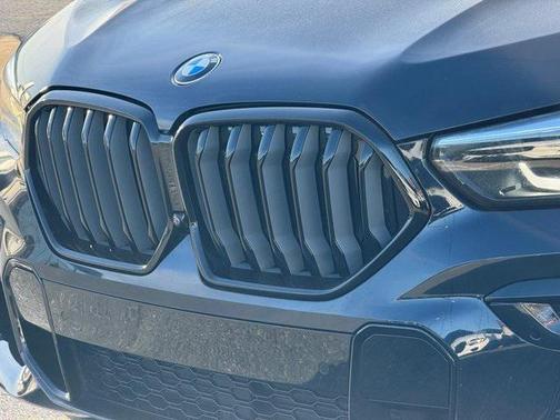 2022 BMW X6 xDrive40i