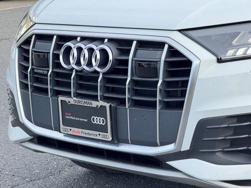 2023 Audi Q7 55 Premium Plus