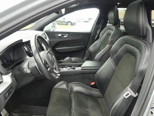 2018 Volvo XC60 T6 R-Design