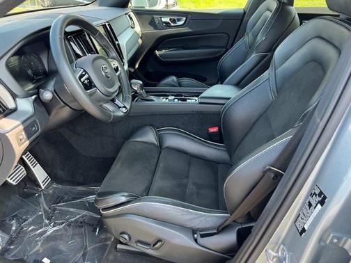 2018 Volvo XC60 T6 R-Design