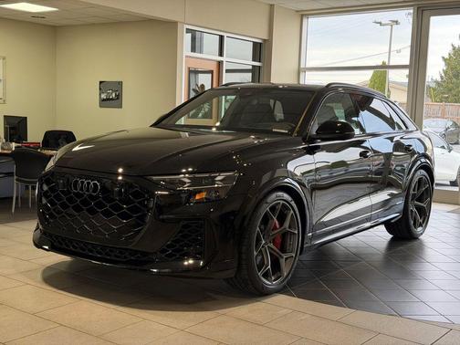 Mythos Black Metallic 2026 Audi RS Q8 4.0T